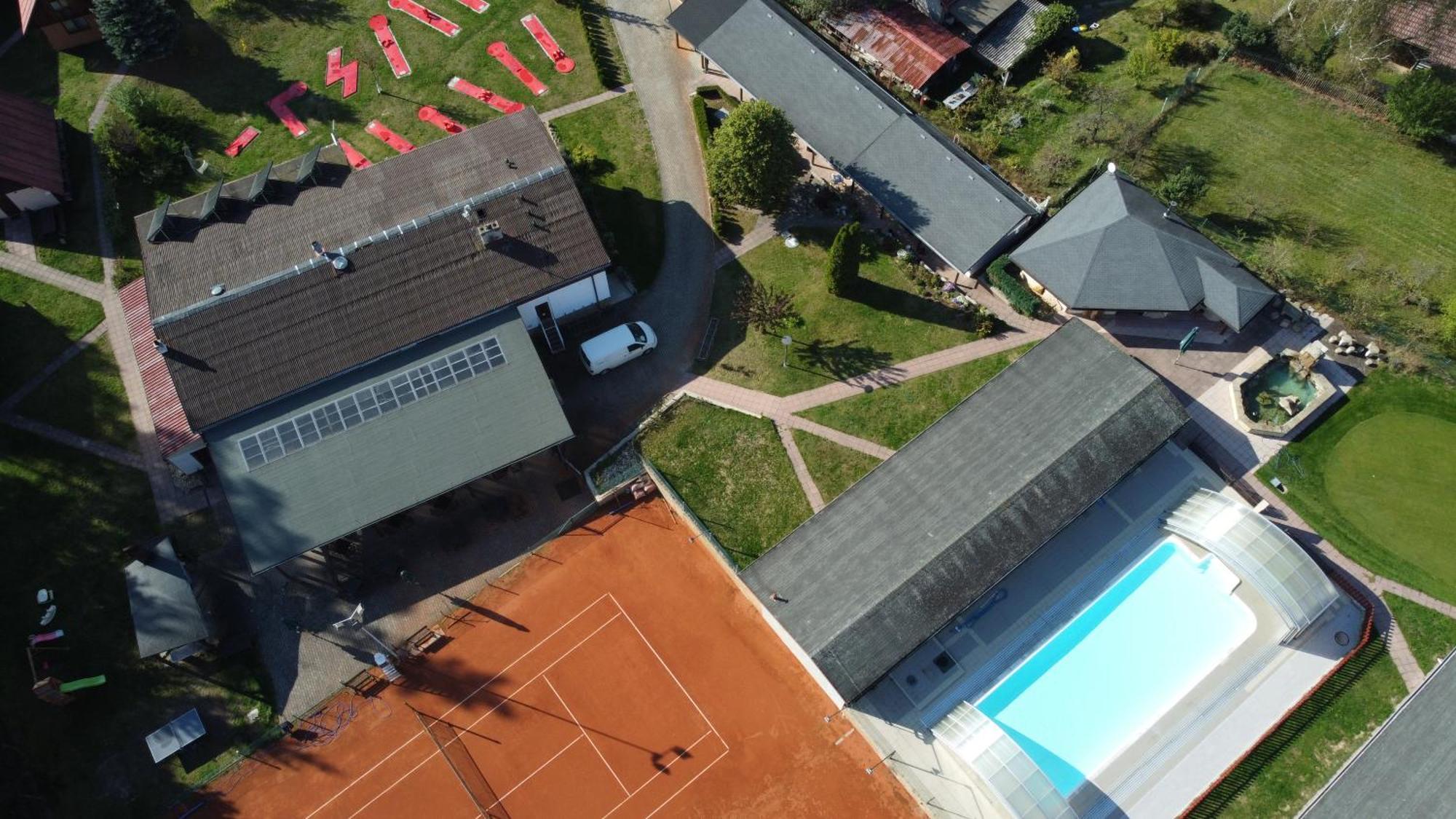 Raj Sportovni A Rekreacni Resort Branzez Kněžmost Eksteriør billede