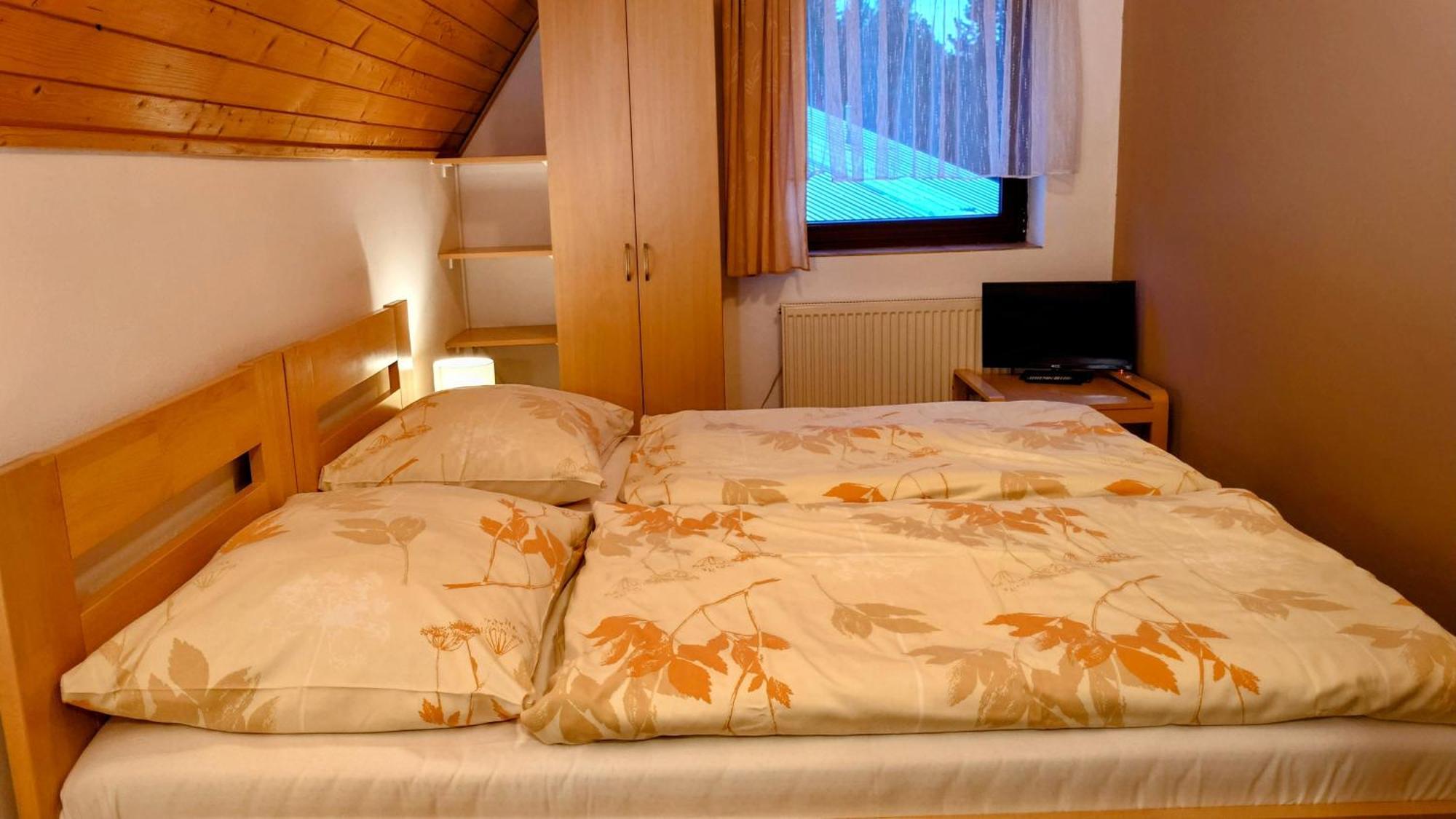 Raj Sportovni A Rekreacni Resort Branzez Kněžmost Eksteriør billede